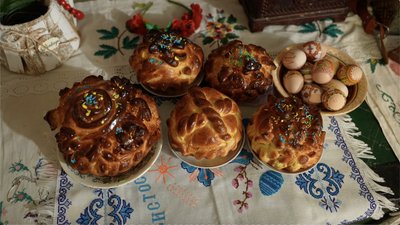 "З Божою молитвою і чистими помислами": як господині з села на Черкащині випікають паски "З Божою молитвою і чистими помислами": як господині з села на Черкащині випікають паски