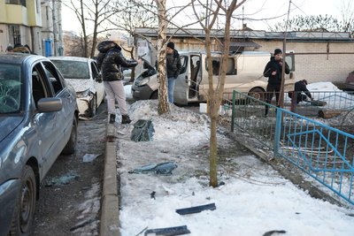 “Дебелі труби повиривало по-живому”: російська “молнія” влучила в дитячий майданчик у Сумах
