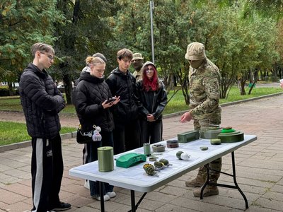 У Житомирі школярі пройшли квест до Дня захисників і захисниць України У Житомирі школярі пройшли квест до Дня захисників і захисниць України