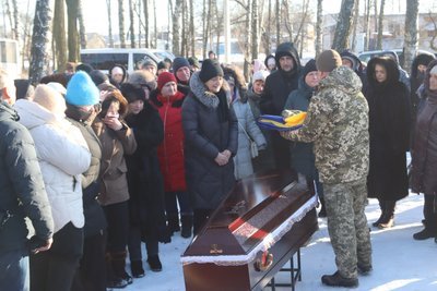 В Охтирці попрощалися із захисником України Володимиром Бездрабком