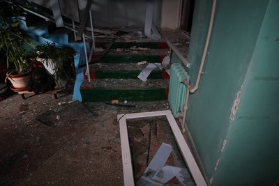 РФ вдарила по гуртожитку в Дніпрі: сталася пожежа, вибито понад пів сотні вікон РФ вдарила по гуртожитку в Дніпрі: сталася пожежа, вибито понад пів сотні вікон