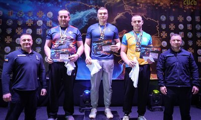 Тернопільський рятувальник Андрій Савчук здобув "бронзу" на чемпіонаті ДСНС України, змагання з армрестлінгу, 15 березня 2026 року