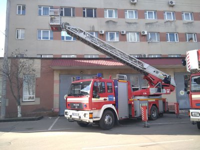 У Житомирі рятувальникам передали дві пожежні автодрабини з Дортмунда