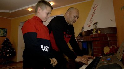 Богдан Бублій із прийомним сином Богдан Бублій із прийомним сином