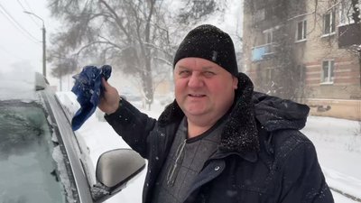 Снігопад у Дніпрі: як влада та містяни борються з негодою Снігопад у Дніпрі: як влада та містяни борються з негодою