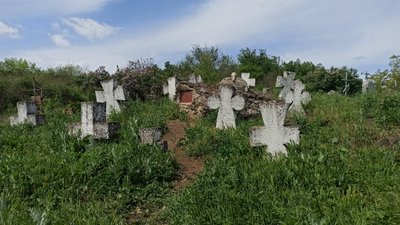 Забуті козацькі кладовища Одещини: чому вони залишаються без охорони? Забуті козацькі кладовища Одещини: чому вони залишаються без охорони?