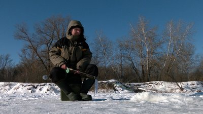 Зимова риболовля у Чернігові: що спіймали чернігівці на Десні