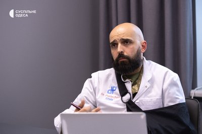 Закрив собою пораненого побратима: історія пластичного хірурга з Одеси