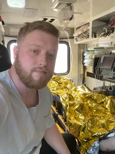 "Страшно, коли гинуть на твоїх руках": як бойовий медик рятував життя військових "Страшно, коли гинуть на твоїх руках": як бойовий медик рятував життя військових