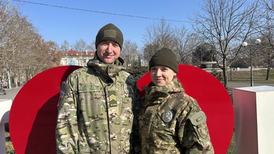 "Ми рівні між собою": подружжя поліцейських з Миколаєва розповіло про стосунки, спільний побут та роботу "Ми рівні між собою": подружжя поліцейських з Миколаєва розповіло про стосунки, спільний побут та роботу