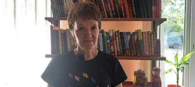 Прифронтове село евакуація люди життя руйнування окупація деокупація книгозбірня бібліотекарка Людмила Новоселівка Лиманська громада Донецька область 28 серпня 2024 року Прифронтове село евакуація люди життя руйнування окупація деокупація книгозбірня бібліотекарка Людмила Новоселівка Лиманська громада Донецька область 28 серпня 2024 року