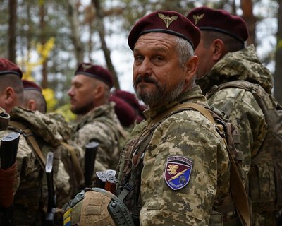 Воїни житомирської 95-ї десантно-штурмової бригади отримали державні нагороди Воїни житомирської 95-ї десантно-штурмової бригади отримали державні нагороди