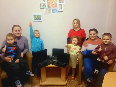 Австрія передала ноутбуки для дитсадків у Бучі Австрія передала ноутбуки для дитсадків у Бучі
