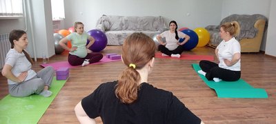 У Хмельницькому перинатальному центрі проводять заняття з йоги для вагітних У Хмельницькому перинатальному центрі проводять заняття з йоги для вагітних