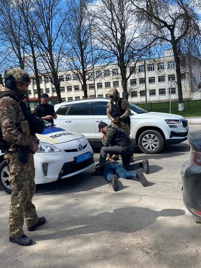 На Київщині затримали банду грабіжників, які обікрали будинок лікарів На Київщині затримали банду грабіжників, які обікрали будинок лікарів