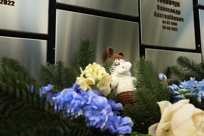 На Київщині постраждали 130 дітей під час вторгнення РФ: пам'ять загиблих вшанували в Бучі На Київщині постраждали 130 дітей під час вторгнення РФ: пам'ять загиблих вшанували в Бучі