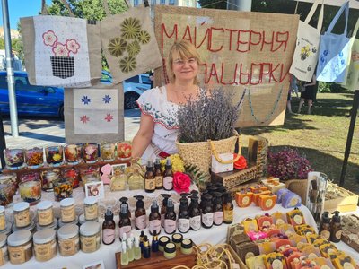 Місцеві виробники презентують свою продукцію на ярмарку "Вироблено в Житомирі" Місцеві виробники презентують свою продукцію на ярмарку "Вироблено в Житомирі"