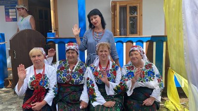 У Чернівецькій області відбувся захід, який об'єднав митців з Херсонщини та Буковини У Чернівецькій області відбувся захід, який об'єднав митців з Херсонщини та Буковини