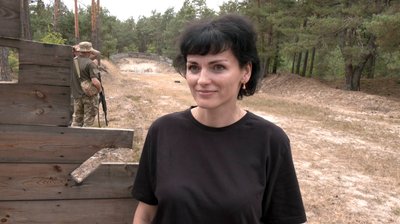 У селищі на Волині жінки вперше навчалися основ бойової підготовки У селищі на Волині жінки вперше навчалися основ бойової підготовки