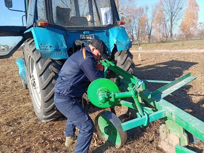 Конкурс з оранки на тракторах: у коледжі на Волині вперше відбувся агрочелендж Конкурс з оранки на тракторах: у коледжі на Волині вперше відбувся агрочелендж