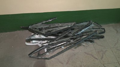 Дронова атака РФ багатоповерхівки у Центральному районі Херсона: що розповіли очевидці Дронова атака РФ багатоповерхівки у Центральному районі Херсона: що розповіли очевидці