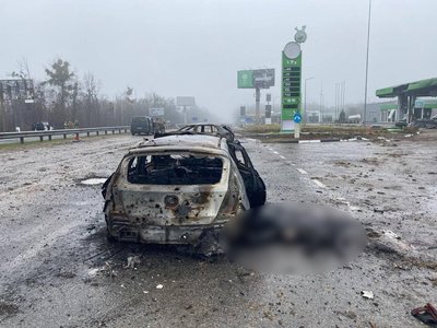 Розстріляли 10 цивільних авто. Правоохоронці ідентифікували військових РФ Розстріляли 10 цивільних авто. Правоохоронці ідентифікували військових РФ