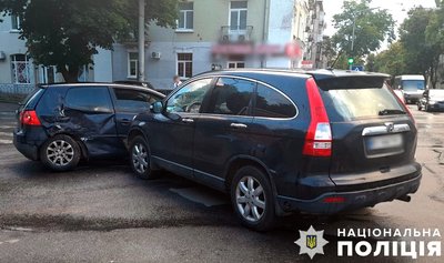 У Полтаві зіткнулися два легковика: травмовану пасажирку доставили до лікарні