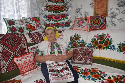 "Я цим живу, я без цього не можу", – вишивальниця із Житомирщини "Я цим живу, я без цього не можу", – вишивальниця із Житомирщини