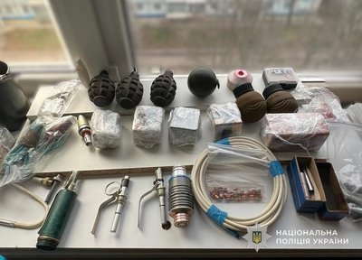 Відправив зброю поштою до Львова: 35-річному запоріжцю повідомили про підозру Відправив зброю поштою до Львова: 35-річному запоріжцю повідомили про підозру