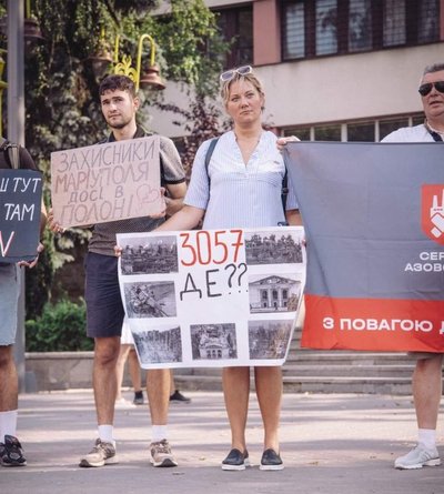 "Люди кричали, щоб їх хтось вбив". Історія маріупольки, яка вижила під завалами та чекає чоловіка з російського полону "Люди кричали, щоб їх хтось вбив". Історія маріупольки, яка вижила під завалами та чекає чоловіка з російського полону