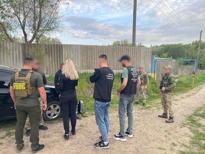 Чоловік спробував підкупити прикордонника на Одещині, аби виїхати з України Чоловік спробував підкупити прикордонника на Одещині, аби виїхати з України