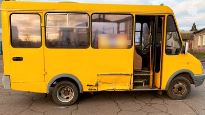 "Вживав наркотичні речовини": у Кропивницькому сталась аварія за участі авто та маршрутки "Вживав наркотичні речовини": у Кропивницькому сталась аварія за участі авто та маршрутки