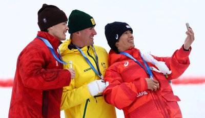 Подіум в чоловічому могулі у фристайлі на Олімпійських іграх-2026 Подіум в чоловічому могулі у фристайлі на Олімпійських іграх-2026