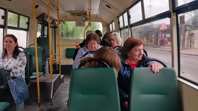 автобус, пасажири автобус, пасажири