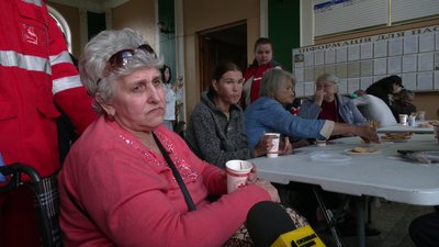 Через війну залишили рідні домівки: на Рівненщині прийняли п'ятий потяг з Донеччини Через війну залишили рідні домівки: на Рівненщині прийняли п'ятий потяг з Донеччини