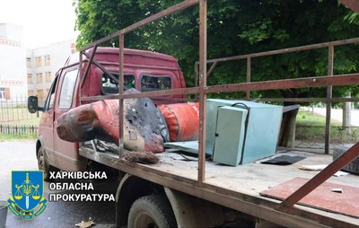 Росіяни поцілили дроном в авто комунальників у Куп'янську, 8 травня 2025 року Росіяни поцілили дроном в авто комунальників у Куп'янську, 8 травня 2025 року