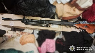 Між колишнім подружжям у Чернігові виникла сварка: поліцейські, які приїхали на виклик, вилучили кулемет, гранати, набої Між колишнім подружжям у Чернігові виникла сварка: поліцейські, які приїхали на виклик, вилучили кулемет, гранати, набої