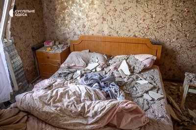 84-річного чоловіка діставали з-під завалів: РФ ударила по Одещині вдень 31 липня 84-річного чоловіка діставали з-під завалів: РФ ударила по Одещині вдень 31 липня