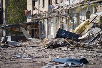 «Що я можу чекати? Я хочу миру». Репортаж з прифронтової Просяної, де залишилося близько сотні людей «Що я можу чекати? Я хочу миру». Репортаж з прифронтової Просяної, де залишилося близько сотні людей