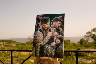 Знімки з фронту та перші зустрічі з рідними: на Одещині відкрили виставку фото прикордонників Знімки з фронту та перші зустрічі з рідними: на Одещині відкрили виставку фото прикордонників