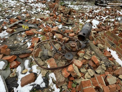 "Просто під хату прилетіло". Як виживає село у Юнаківській громаді на Сумщині поблизу кордону з Росією "Просто під хату прилетіло". Як виживає село у Юнаківській громаді на Сумщині поблизу кордону з Росією
