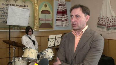 Вчитель музики Олег Грушицький Вчитель музики Олег Грушицький