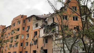 Пошкоджені житлові будинки, склади та дитячий майданчик: очевидці розповіли про нічний обстріл Миколаєва Пошкоджені житлові будинки, склади та дитячий майданчик: очевидці розповіли про нічний обстріл Миколаєва