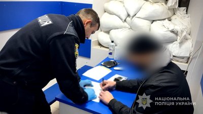 Викрали та змушували займатися проституцією 19-річну дівчину: в Одесі трьом чоловікам висунули обвинувачення Викрали та змушували займатися проституцією 19-річну дівчину: в Одесі трьом чоловікам висунули обвинувачення