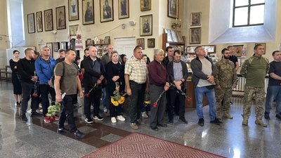 У Полтаві прощаються із військовими Сергієм Шебедою та Володимиром Науменком У Полтаві прощаються із військовими Сергієм Шебедою та Володимиром Науменком