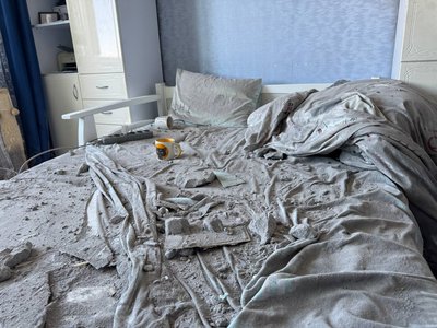 «Оце поламати Путін тільки міг, а залишити живого лише Бог» — житель будинку, пошкодженого через атаку РФ на Кривий Ріг «Оце поламати Путін тільки міг, а залишити живого лише Бог» — житель будинку, пошкодженого через атаку РФ на Кривий Ріг