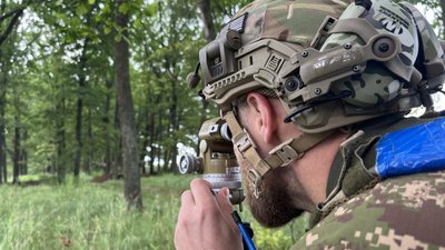 Мінометники 13-ї бригади Нацгвардії "Хартія", Харківська область, червень 2025 року Мінометники 13-ї бригади Нацгвардії "Хартія", Харківська область, червень 2025 року