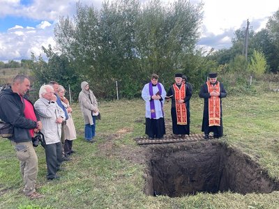 У Куликові перепоховали останки 65 людей, знайдені під час ремонту дороги У Куликові перепоховали останки 65 людей, знайдені під час ремонту дороги