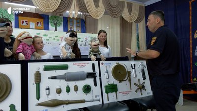 Рятувальник з Одещини заснував ляльковий театр для дітей Рятувальник з Одещини заснував ляльковий театр для дітей