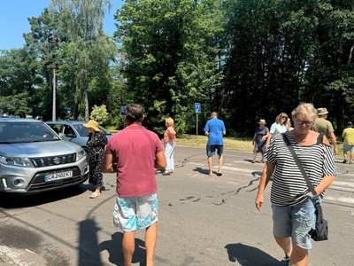 У Черкасах місцеві втретє вийшли проти забудови на Лісовій Просіці У Черкасах місцеві втретє вийшли проти забудови на Лісовій Просіці